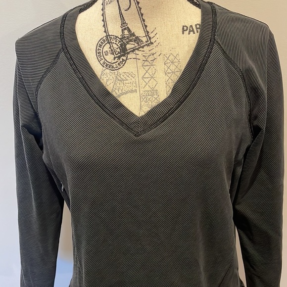 LULULEMON V NECK SWEATSHIRT - Picture 2 of 6